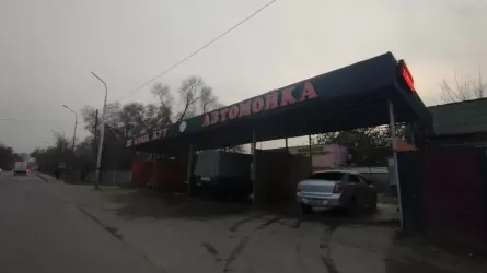 В Алматы снесли незаконную автомойку 