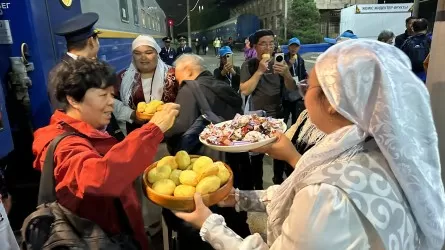 Из Сианя в Алматы: какая программа ждет пассажиров нового турпоезда
