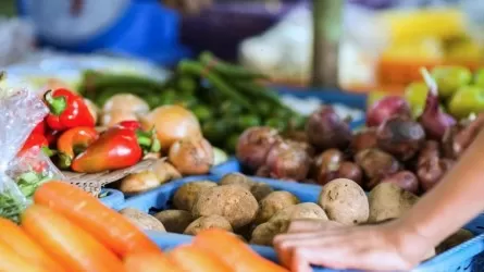 В Алматы установили предельные цены на картофель, морковь, лук и капусту
