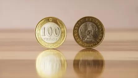 Курс тенге остается почти неизменным на KASE 