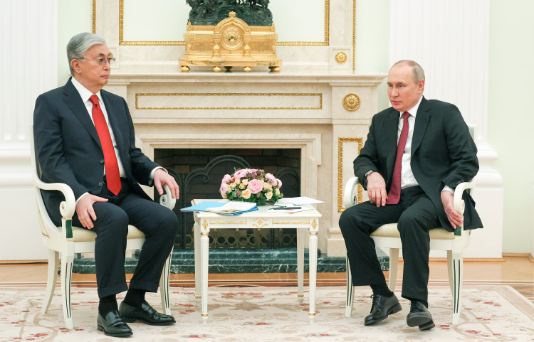 Ресей президенті Қасым-Жомарт Тоқаевқа көңіл айтты