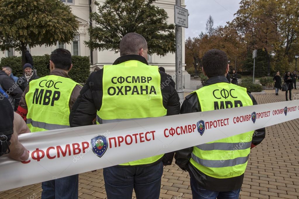 Массовые протесты из-за растущей стоимости жизни проходят в городах Болгарии 