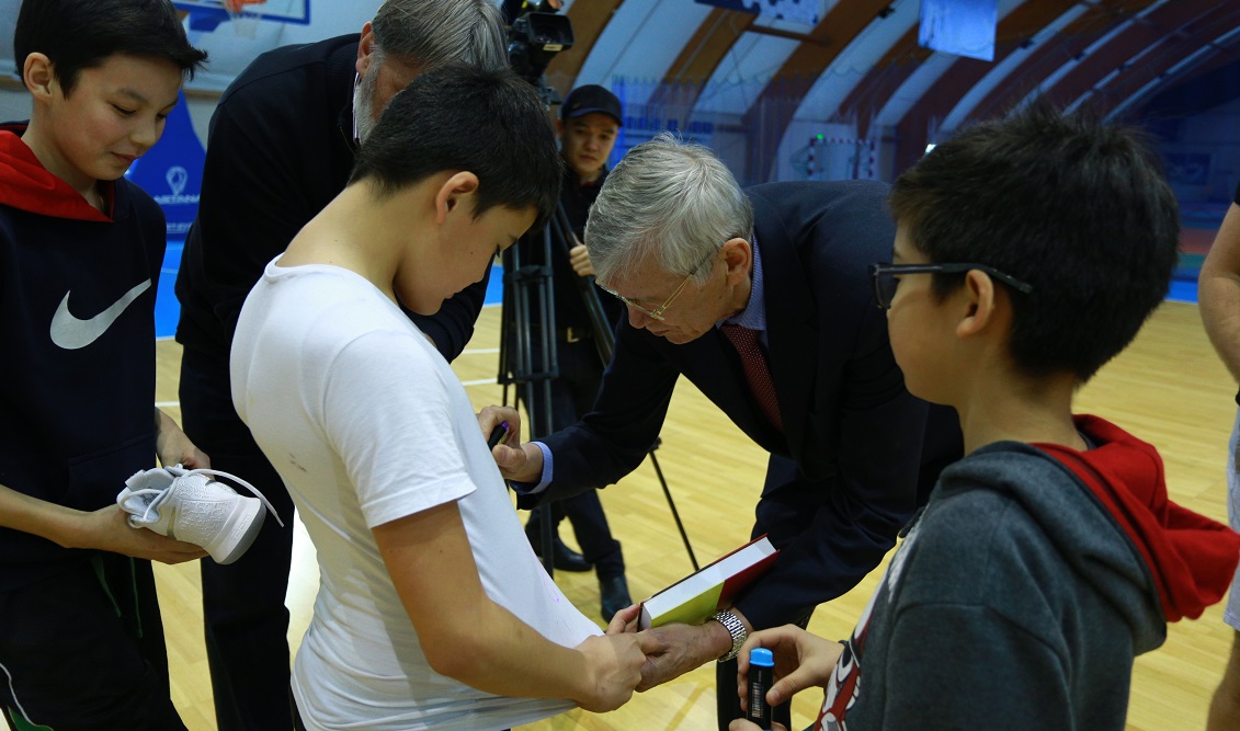 Астанаға танымал спортшы атбасын тіреді