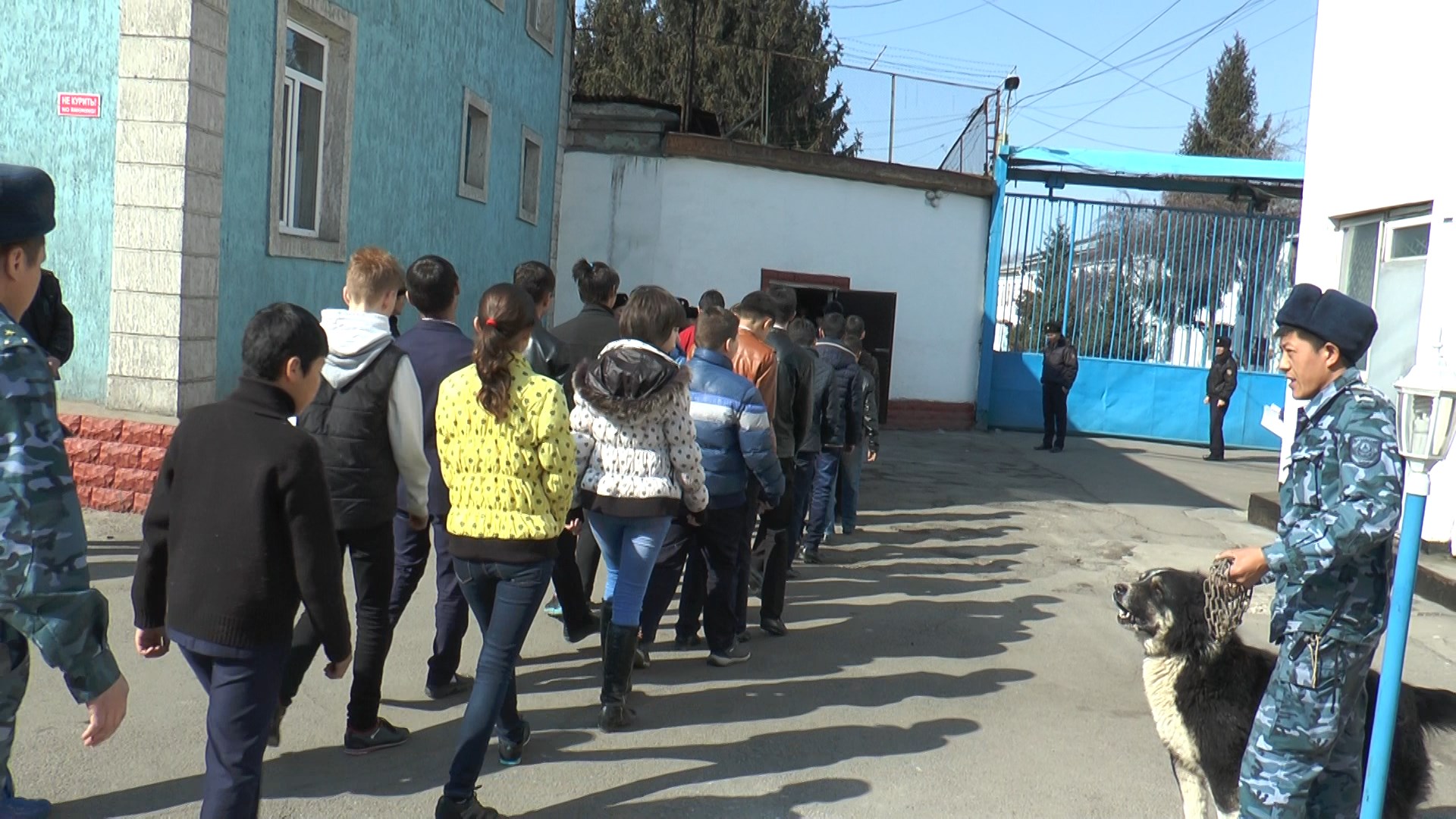 В Казахстане трудным подросткам намерены показывать тюрьмы в целях профилактики  