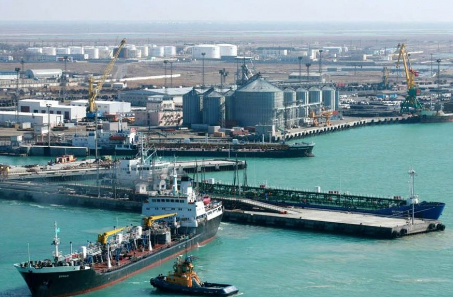 Морской порт Актау лишён международного статуса