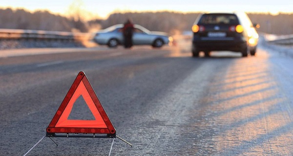 Қарағандының орталық көшесінде жүк көлігі мен жеңіл автомобиль соқтығысты 