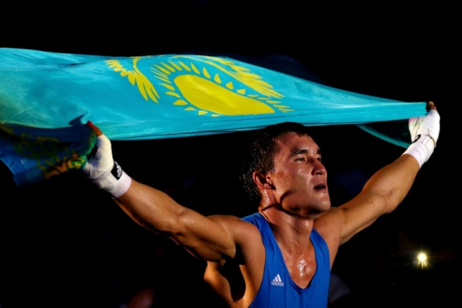 Ақан Сатаев боксшы Серік Сәпиев туралы фильм түсіріп жатыр