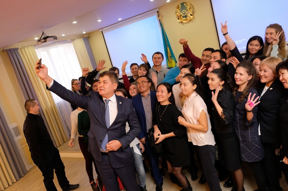 Елжан Биртанов: "Молодым коллегам: это большая привилегия – быть врачом"