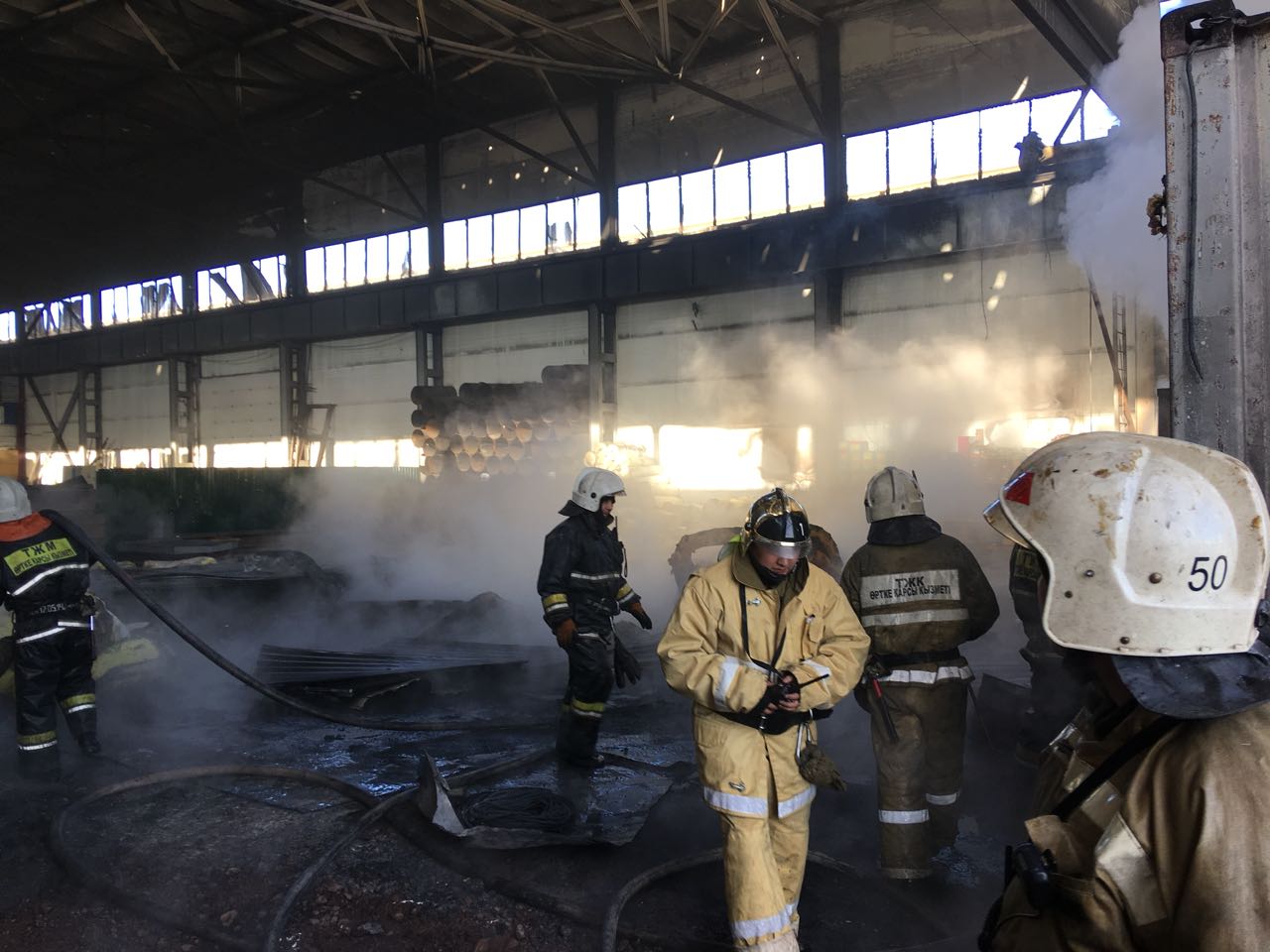 Несколько десятков бутиков сгорели на территории рынка в Нур-Султане 