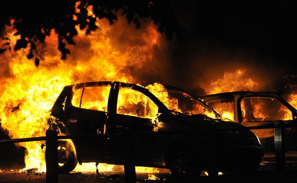 В Щучинске автомобиль загорелся после ДТП