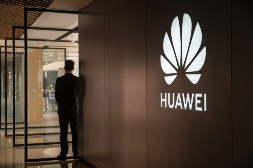 АҚШ HUAWEI-ге тамызға дейін уақыт берді