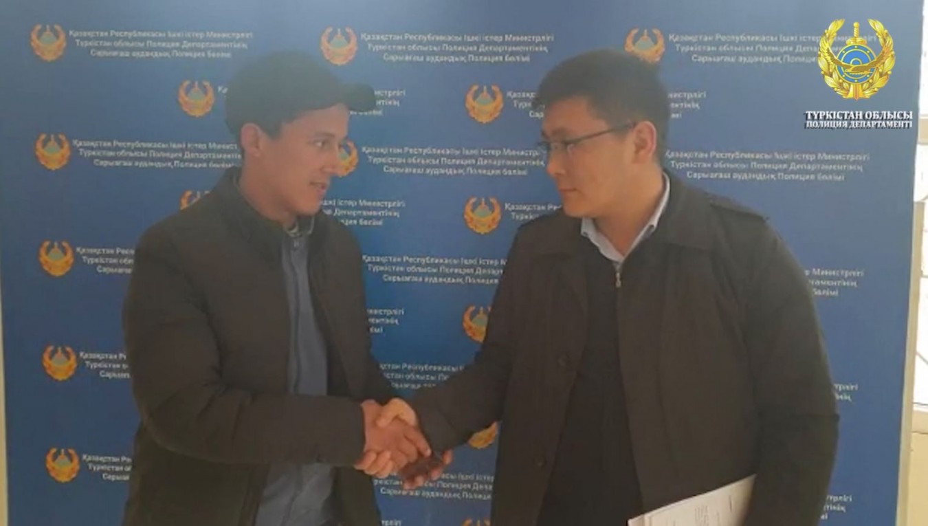  Өзбекстан азаматын тонаған «полицейлер» ұсталды