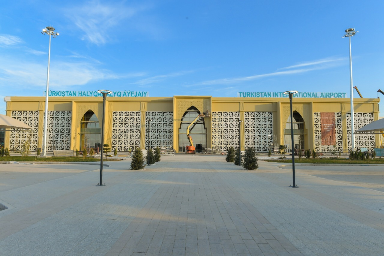 Бүгін Түркістандағы жаңа әуежайға алғаш рет ұшақ қонады