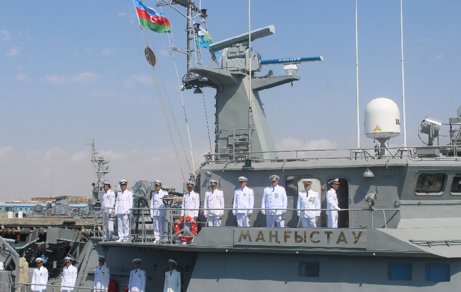 Корабль ВМС Казахстана совершил поход в акватории Азербайджана 