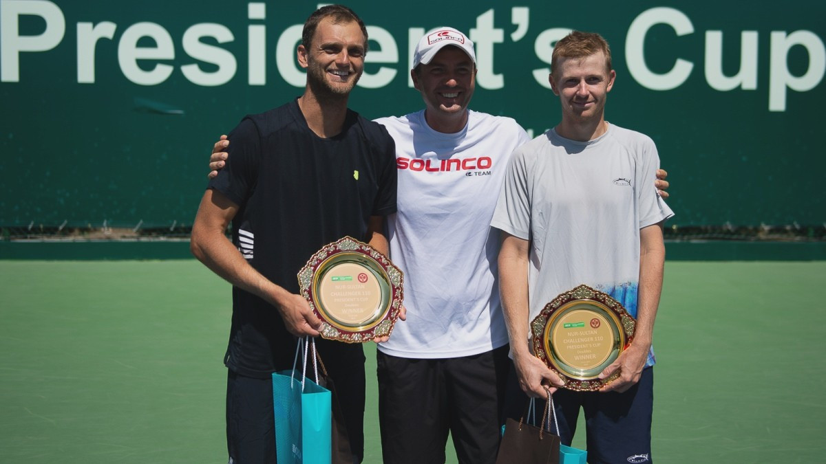 Голубев и Недовесов победили на Кубке Президента по теннису