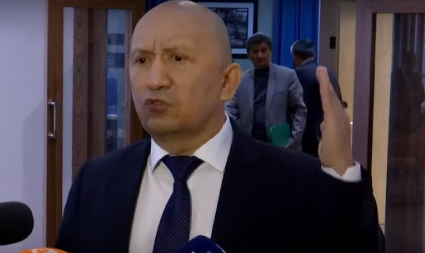 Ислам Әбішевтің үйін түн ортасында тінтіген