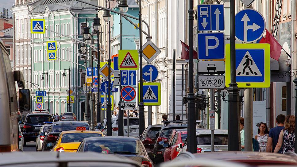Дорожные знаки меньшего размера намерены ввести по всей России