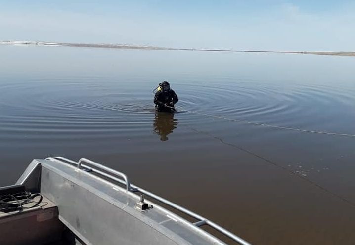 Больше суток искали пропавшего на Интумакском водохранилище рыбака  