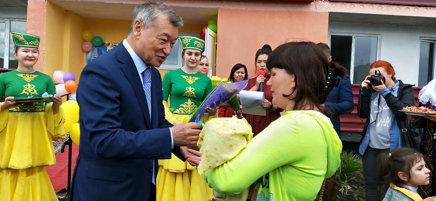 ШҚО-да 18 көпбалалы отбасыға пәтер берілді
