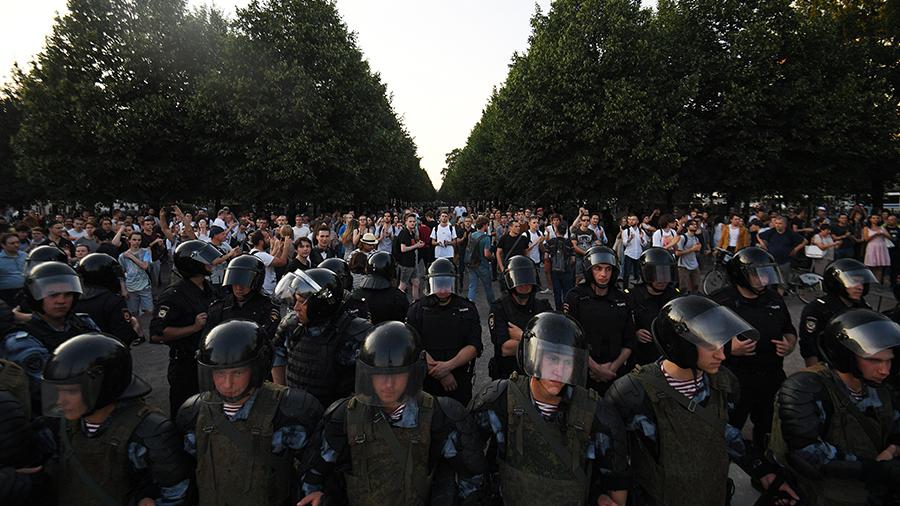 Мәскеуде митингіге шыққан 1,3 мың адам қамауға алынды