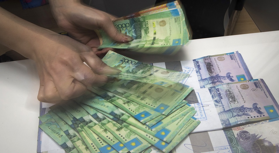 Агентство финрегулирования оштрафовало банки, МФО и коллекторов на 9,5 млн тенге   