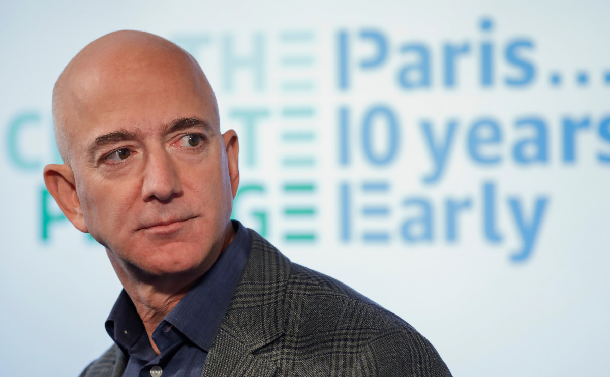 Безос Amazon-ның бас директоры қызметінен кетеді
