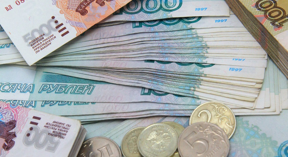 Сколько стоят доллар и рубль в обменниках Казахстана 21 мая