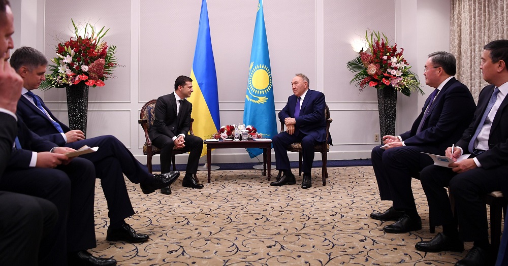 Владимир Зеленский Елбасыны Украинаға шақырды