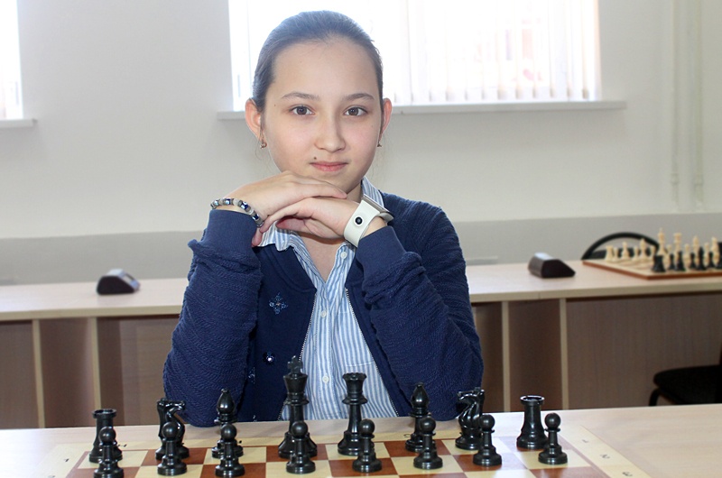 Жансая Әбдімәлік бірінші партияда әлем чемпионын жеңді 