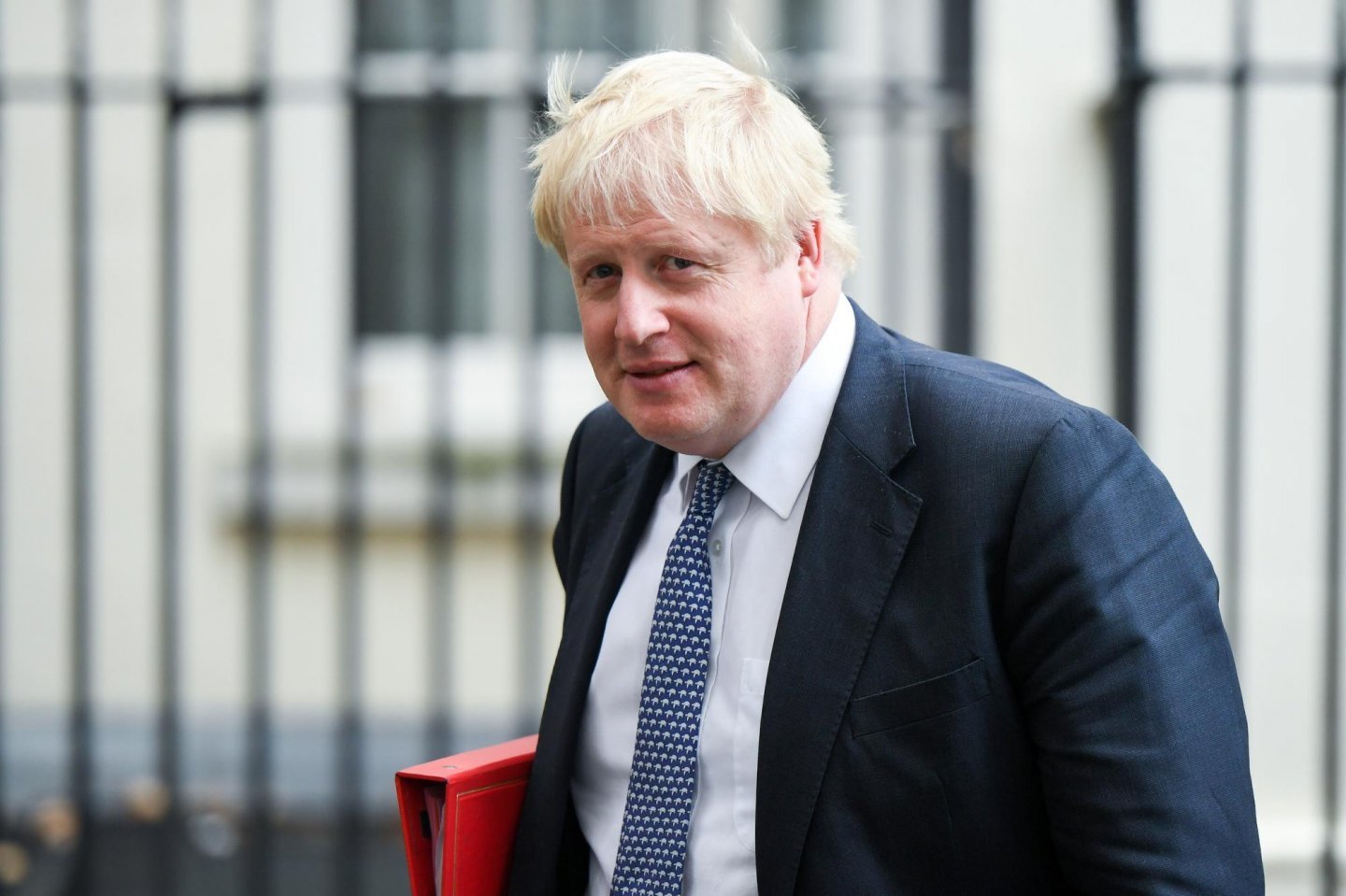 Британский премьер работает над планом восстановления экономики в условиях пандемии COVID-19