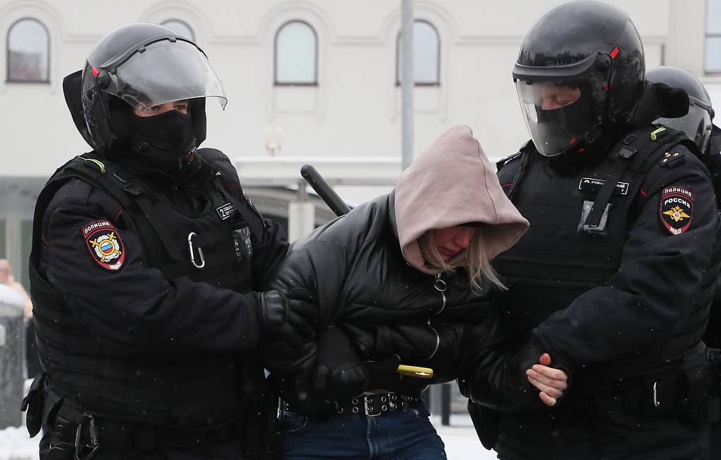 Несколько человек пострадали во время незаконной акции в Москве