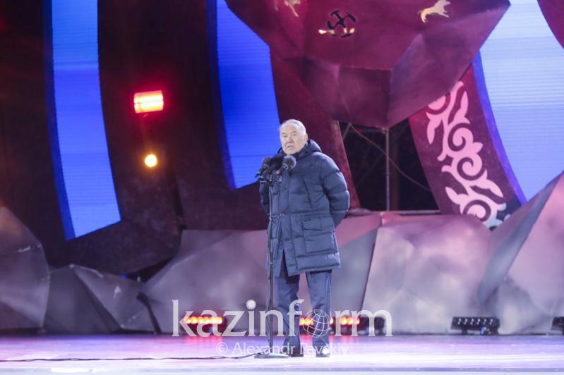 Нұрсұлтан Назарбаев түркістандықтармен кездесті 