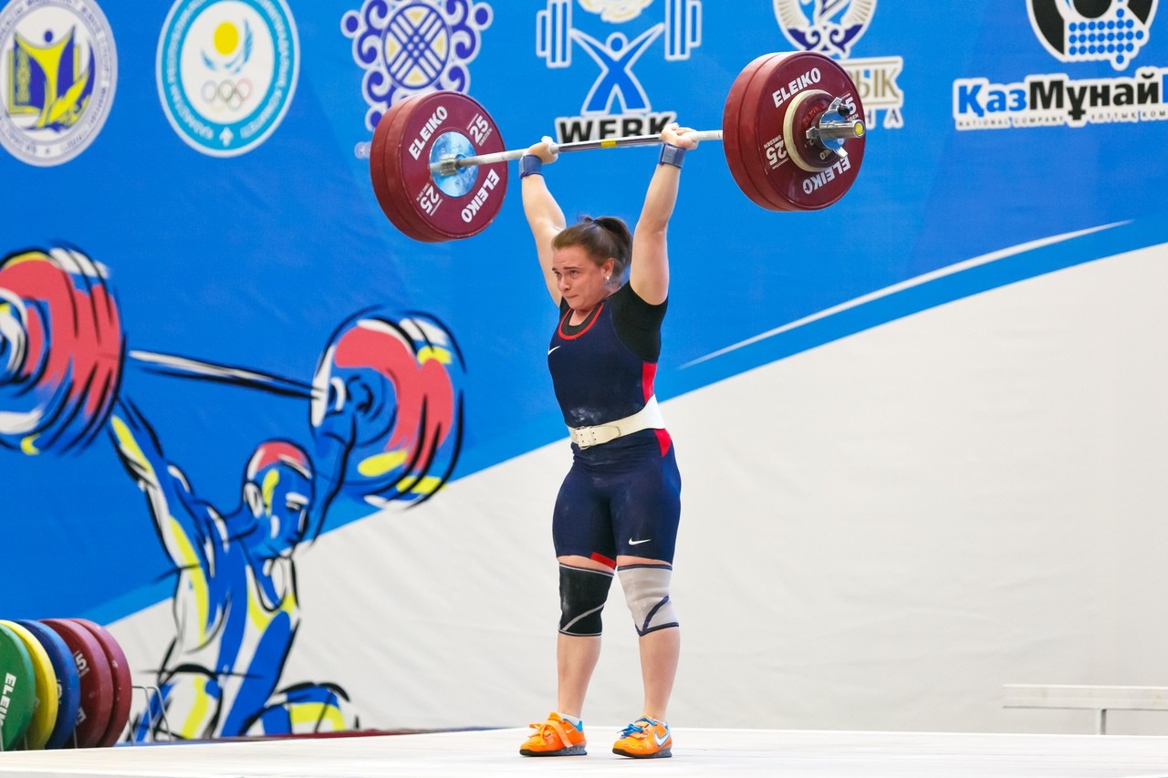 "Бронзу" взяла казахстанка на чемпионате мира по тяжелой атлетике