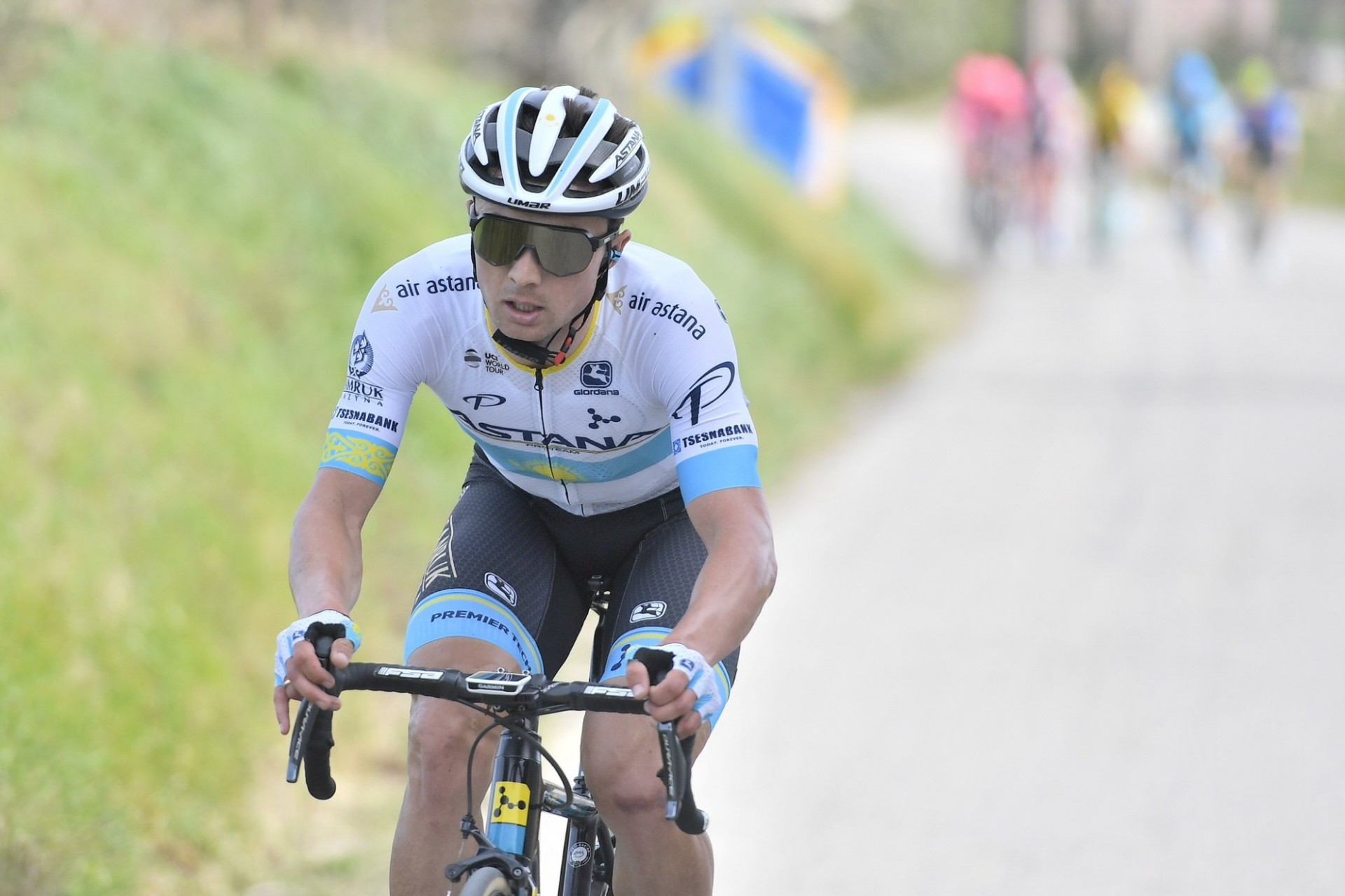 "Тур де Франс": Алексей Луценко стал седьмым на втором этапе супермногодневки