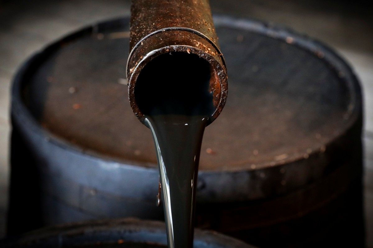 Правительство повысило прогнозную цену на нефть до 60 долларов в бюджете на 2018-2020 годы