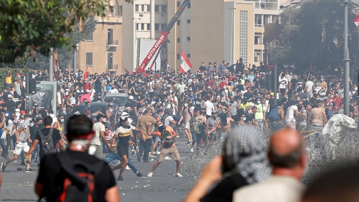 Число пострадавших в ходе протестов в Бейруте достигло 728