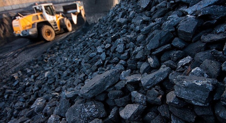 В ВКО предлагают покупать уголь летом