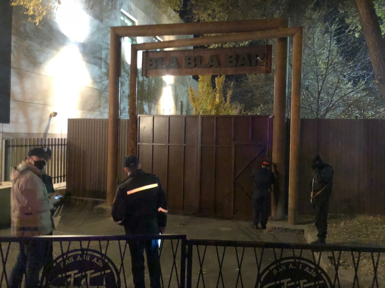 В Алматы за ночь закрыли 23 заведения, незаконно функционирующих в ночное время