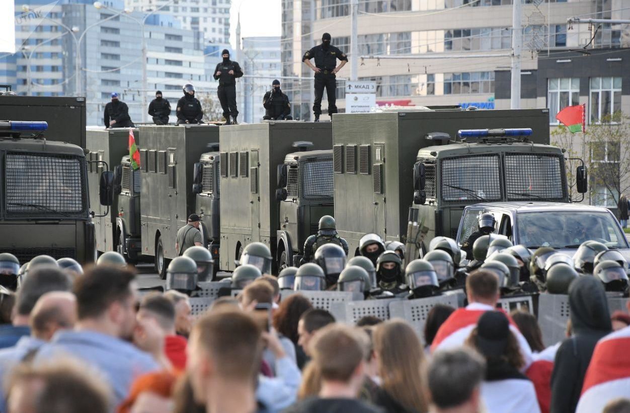 Милиционер в Минске произвел предупредительный выстрел в воздух на акции протеста