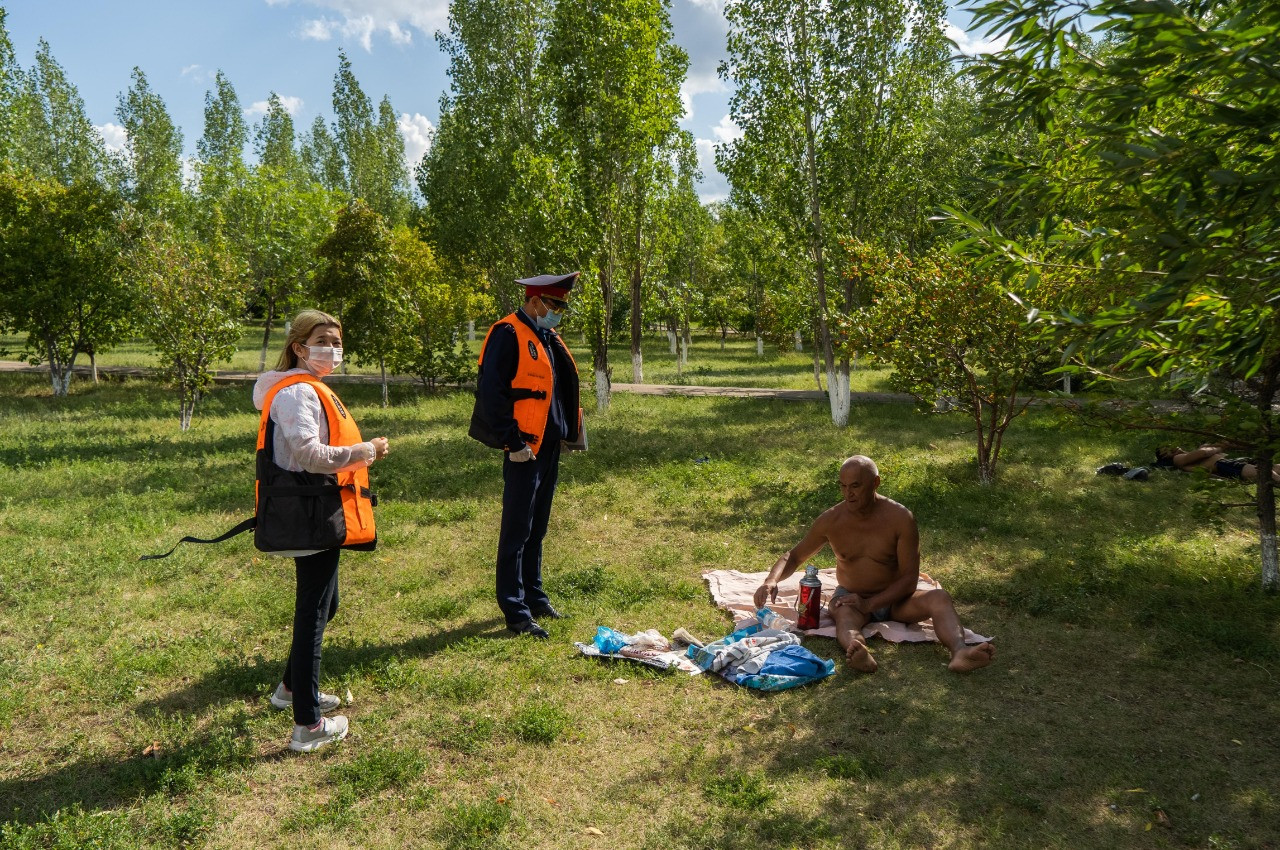 В Нур-Султане ежедневно проводятся рейды по местам купания населения 