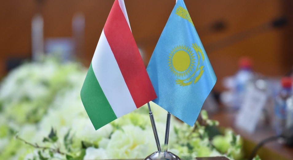 «Венгрия ратует за упрощение визового режима для казахстанцев»