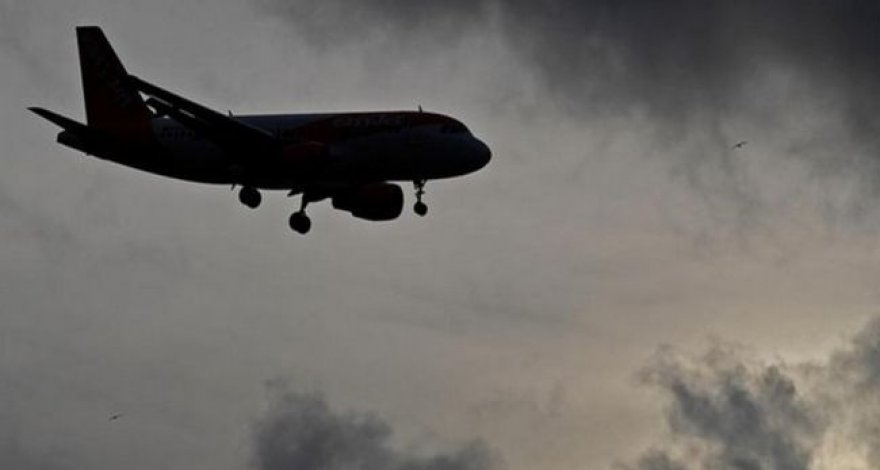 Самолет взорвался при взлете в аэропорту на Филиппинах, погибли восемь человек