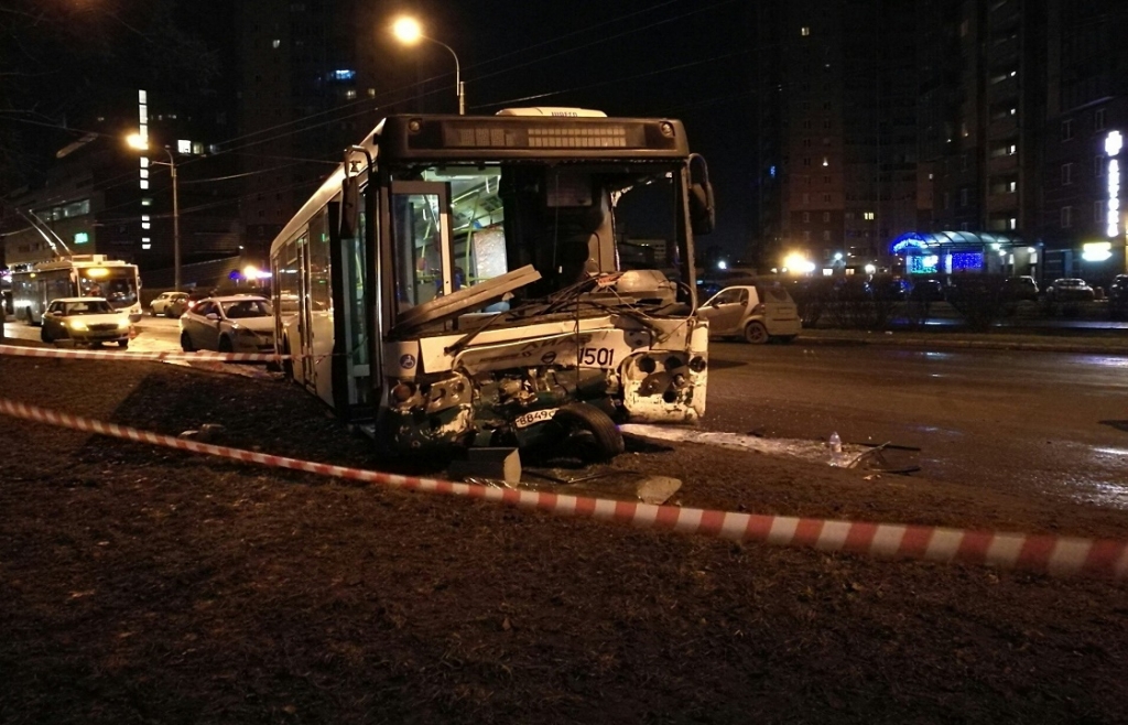 В Новороссийске в ДТП с автобусом пострадал 41 человек, трое скончались