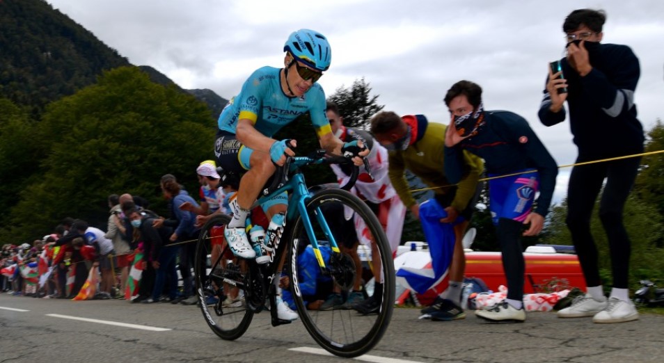 Лопес завершил стартовую неделю "Тур де Франс" в ТОП-10 генерале