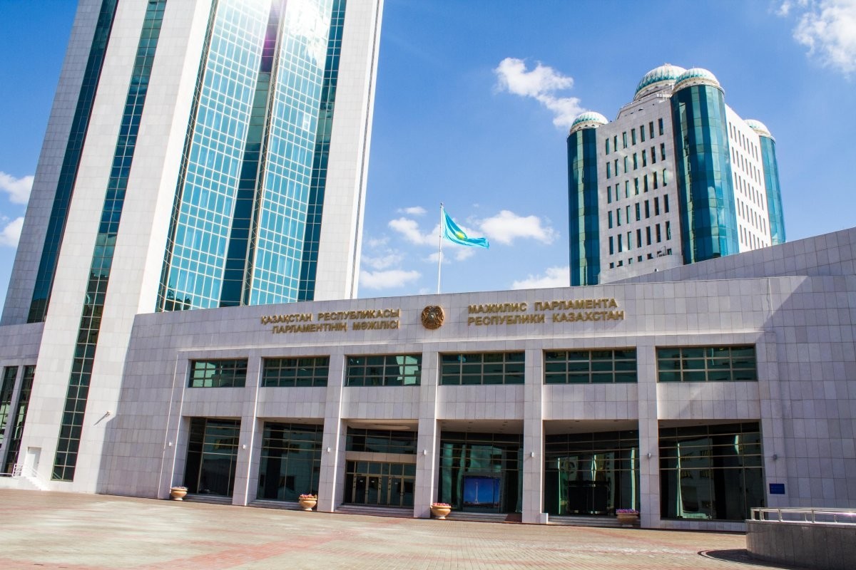 Мажилис Казахстана одобрил поправки по вопросам административно-территориального устройства 