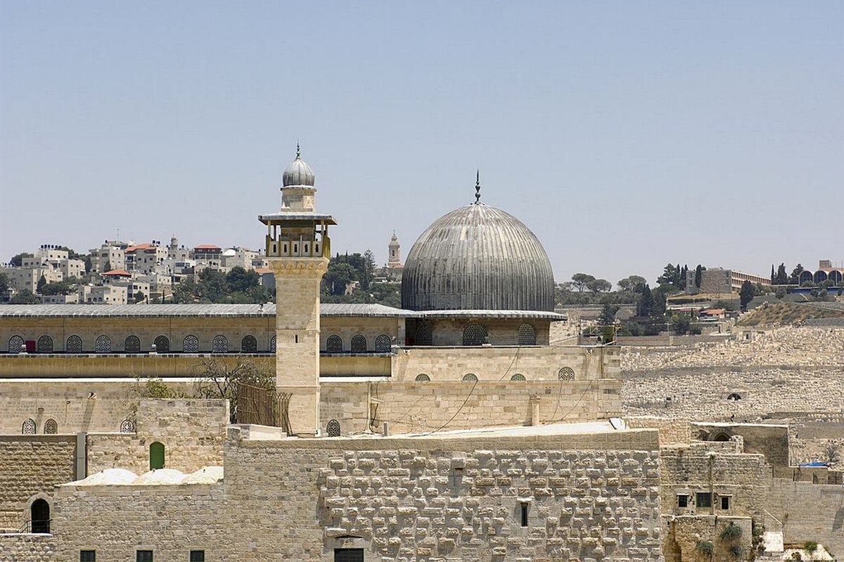 Иерусалимская мечеть аль-Акса вновь открыта для верующих