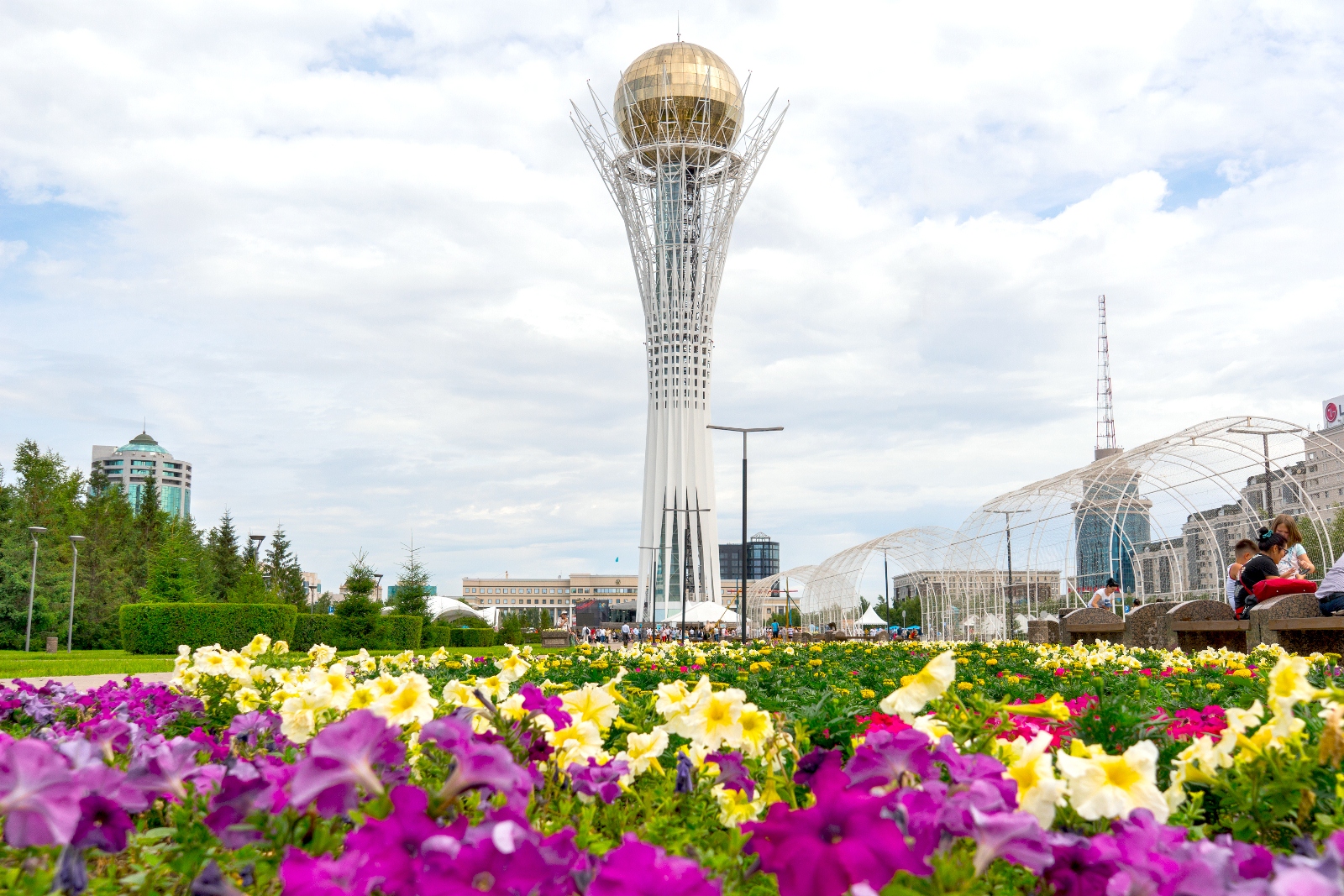 Казахстанцам не придется менять документы в связи с переименованием столицы