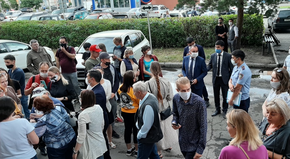 Жители Усть-Каменогорска хотят, чтобы их слышали власти