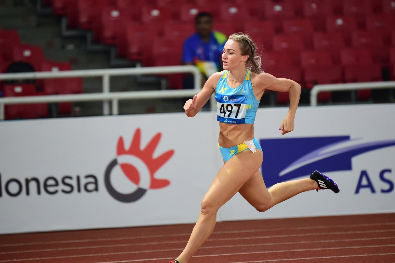 Элина Михина завоевала серебряную медаль на чемпионате Азии по легкой атлетике