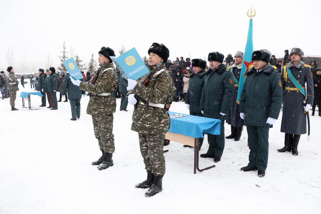 В День Первого президента молодое пополнение Вооружённых сил приведено к военной присяге